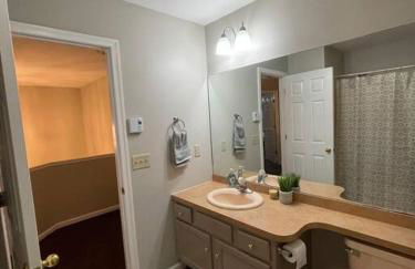 Quiet Private House w Hot Tub/Fire pit/Games - Foto 11