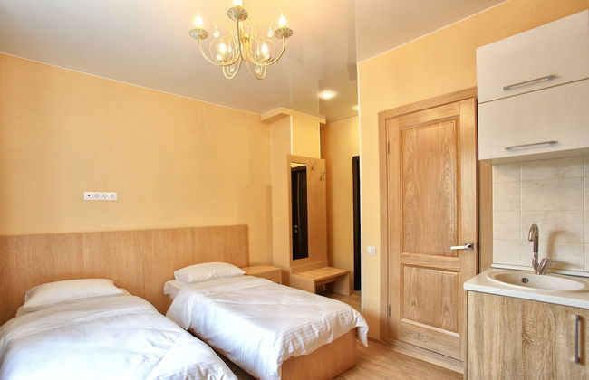 G&I Apartments - Photo 2