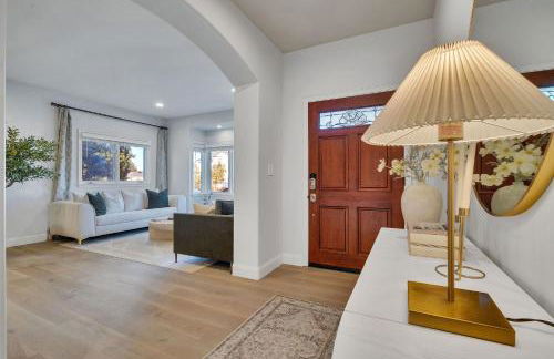 Luxury Retreat with Private Yard close to Beaches and FIFA Sleeps 10 - Foto 31