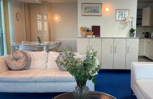 Quay & Sea View Spacious Modern Secure Parking - Photo 22