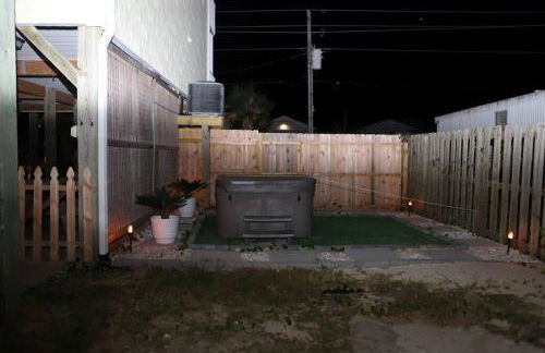 4Br 3bath Dog Friendly Ocean View Hot tub Elevator - Photo 7