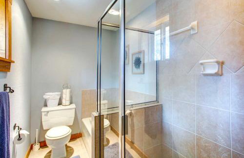 Cedar Creek Lakefront Vacation Rental with Pool - Foto 13