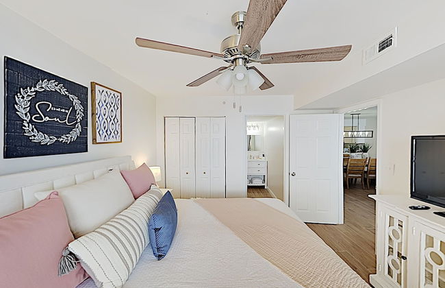 Pelican Beach by Southern Vacation Rentals - Photo 13