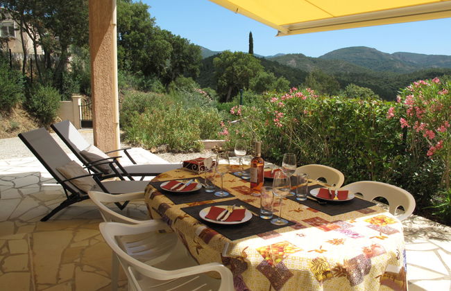 Marie-Julie - Photo 1