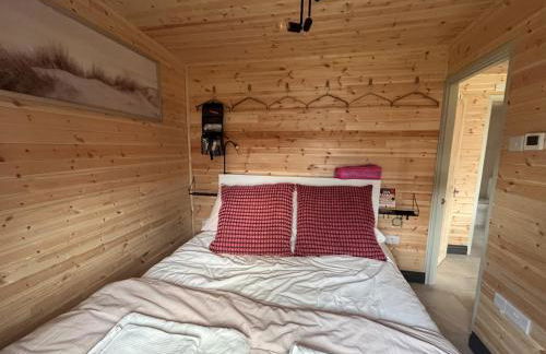 18 Bucklands - Cosy 5-Star Chalet - Starlink Wi-Fi - Coastal Woodland - Foto 7