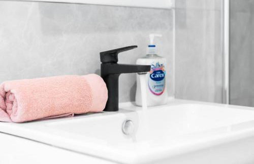 Family Contractors 3 bed house free parking sleeps7 - Foto 4