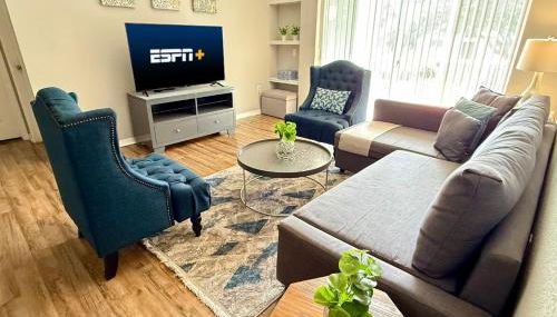 2BR2BA Getaway 7 Miles from Orlando Parks - Foto 1