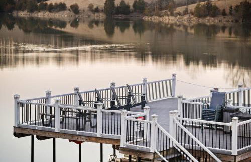 Lakefront, Private Covered Dock, Huge Balconies - Foto 24