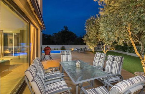 Beautiful Home In Porec With Kitchen - Foto 18