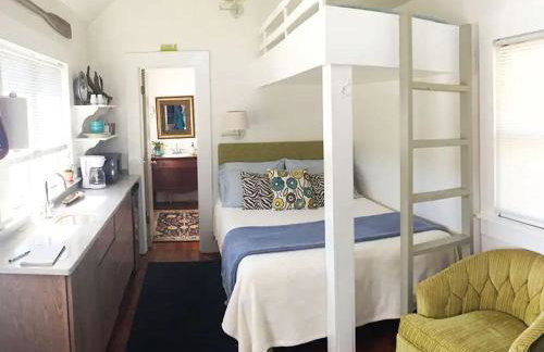 Serene Tiny House with a Big Charm for Glamping in Virginia - Photo 19