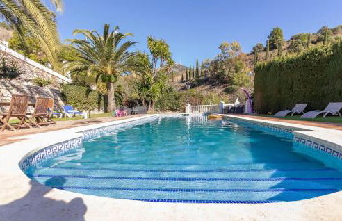 Lilia Barajas - Photo 11