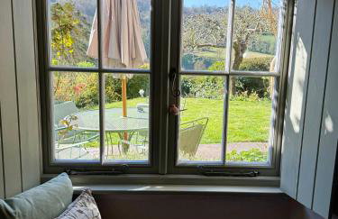 Charming Escape - Dog-Friendly Writer's Stone Cottage in the Stroud Valleys - Photo 34