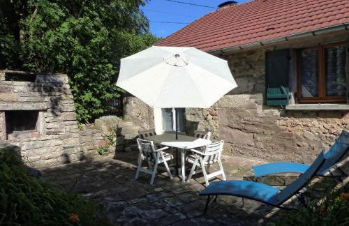 Gîte paisible dans une ancienne ferme avec WIFI et parking à Saint-Bresson - FR-1-583-440 - Foto 14