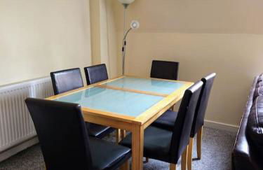 2 Bedroom Modern stylish Apt in Glasgow City Centre - Photo 19