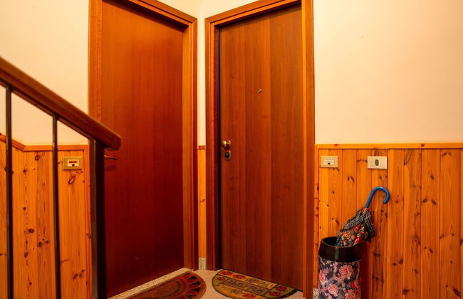 Scarlet Apartment with Garden - Photo 1