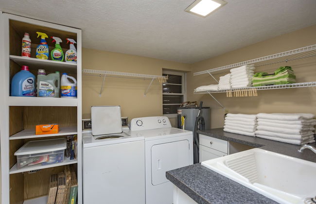 Grand Dream Vacation Home in Nashville 7+ beds! - Photo 35