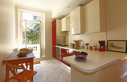 PALMERAIE - Magnifique appartement d'époque avec Vue Mer 4 personnes avec terrasse Le Port Nice - Photo 21