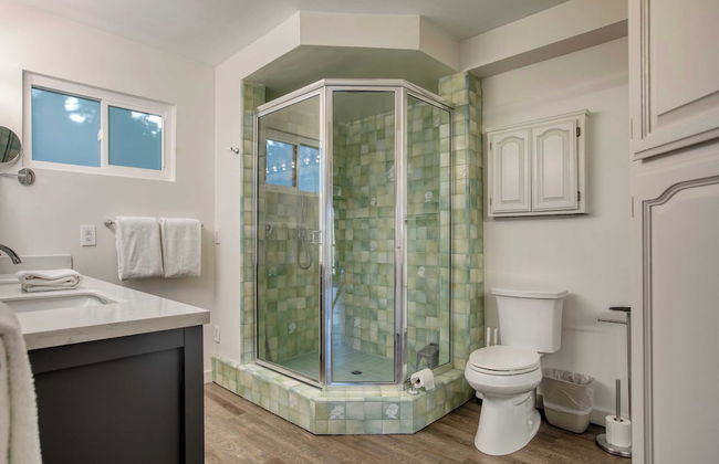 Lake Access, Game Room, Firepit, 3 Decks w/ Views Lakeview Ridge by Avantstay - Foto 21