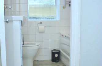 Tranquil Stays at 3 bedroom House in Dagenham - Foto 41
