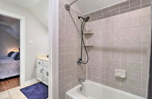 Modern Lakehouse with Stunning Views and Hot Tub! - Foto 25