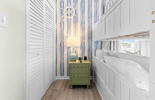 Oceanside Cottage -3BDR 2BA-Walk to Beach! - Foto 52