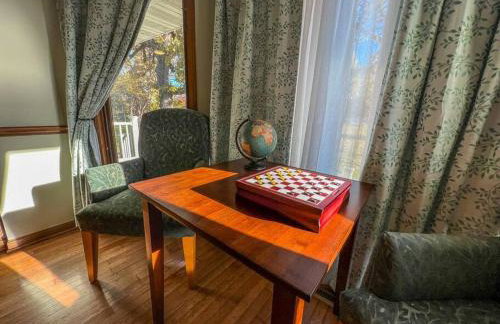 Charming Lake Geneva, Wisconsin 3BR/2Bath Home - Shagbark Waters - Foto 9