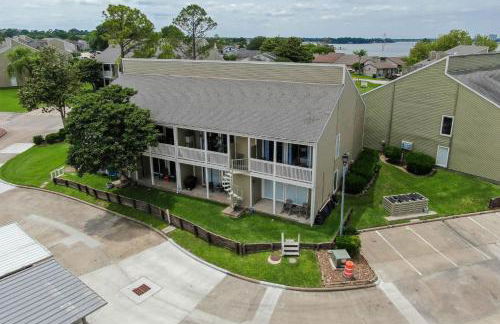 April Point Dr S - Photo 44