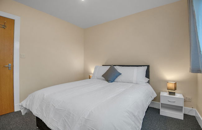 Tony Asga - Coady Apartment - Photo 2