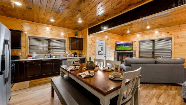 Brand New 4 4 Minutes to Dollywood w Hottub - Foto 5, Habitación