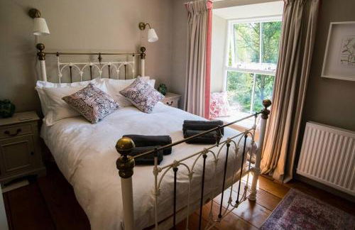 Beautiful Country Cottage - Photo 3