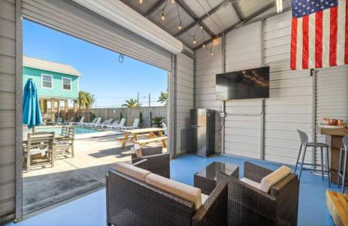 Gorgeous Home with Huge Private Pool and Game Room - Foto 41