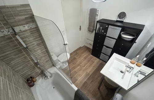 Superbe nid douillet 42m avec balcon et parking - Foto 11