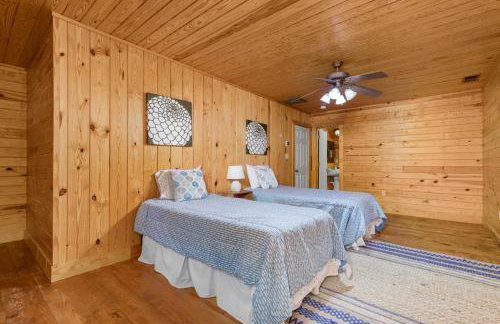 The Wagon Wheel Cabin Hot Tub Sleeps 10 Spacious - Foto 33