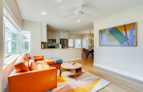 Mid-Century Lakeland Home with Game Room! - Foto 6