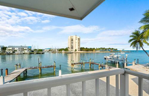 Sunset Harbor Waterfront Villa with Dock Cabana Club - Foto 16