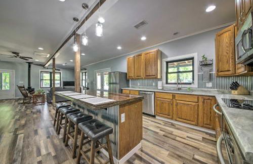 Peaceful Guest Home with Patio on 152-Acre Farm - Foto 8