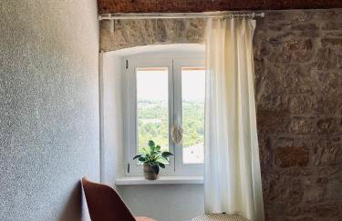 The Village View Apartment - Photo 9