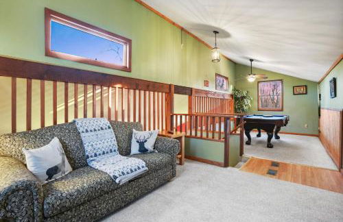 Hot tub, fireplace, fire pit, pool table, grill, EV, pets, HOA lake - Photo 34