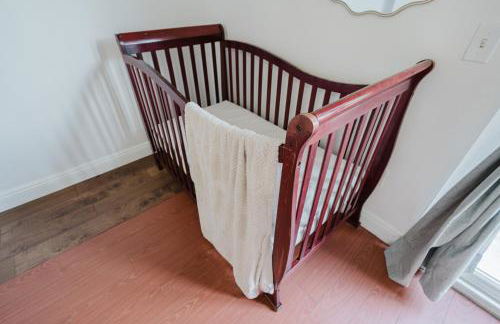 Entire Private Home with 4 Bedrooms 2 Bathrooms, Garage & Gated Yard, Near San Diego Gaslamp, Beach, Available Now - Foto 8