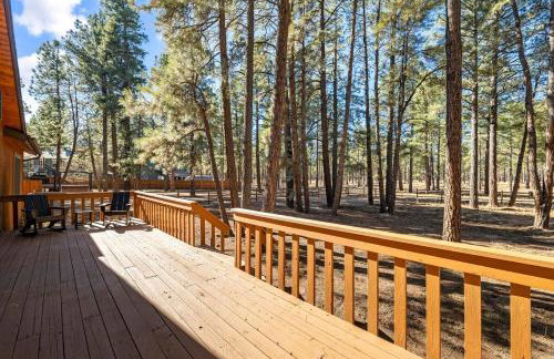 Pinewood Lodge - Backs to Forest - Near Downtown! - Foto 16