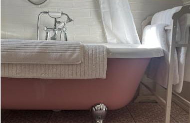 The Pink Cottage upstairs suite & Garden Summer Room - Foto 40