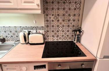 Beautiful flat sleeps 4 in Taplow Maidenhead Near Windsor and Ascot racecourses Near Legoland - Foto 25