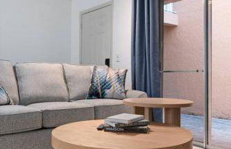 Pool - Free Parking - 2BD 1 Block from the Water - Foto 15