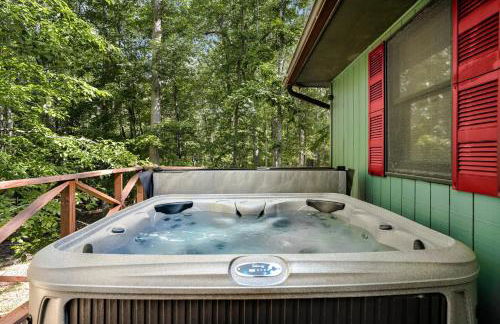River Access Cabin w Hot Tub Kayaks WiFi Grill - Photo 8