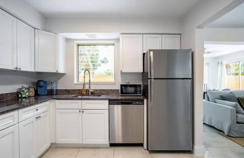 Central 3BD wPool and Covered Patio 10 min to FLL - Foto 25