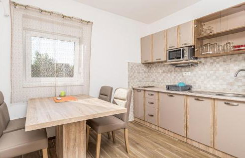 6 Bedroom Stunning Home In Lukovo - Foto 22