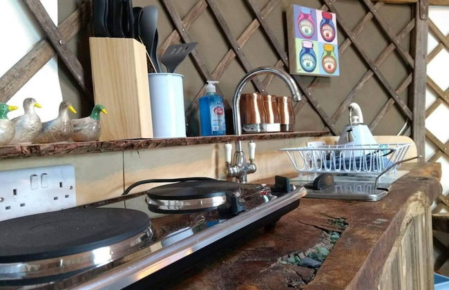 Bembridge Harbour Yurt - Log Burner - Wifi - Foto 7