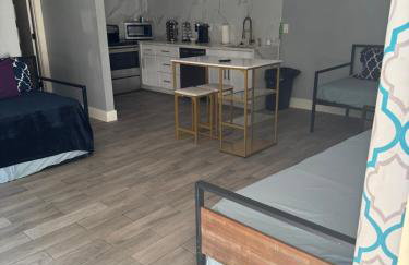 Modern Getaway with Free Parking Near Downtown and NRG - Foto 18