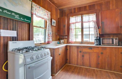 Water-View Deck! Cabin 4 on Les Cheneaux Islands - Photo 11