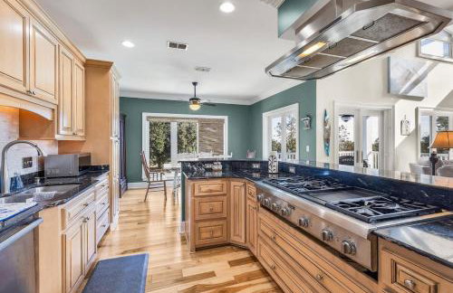 Luxury Beachside Haven with Pool and Elevator - Foto 22